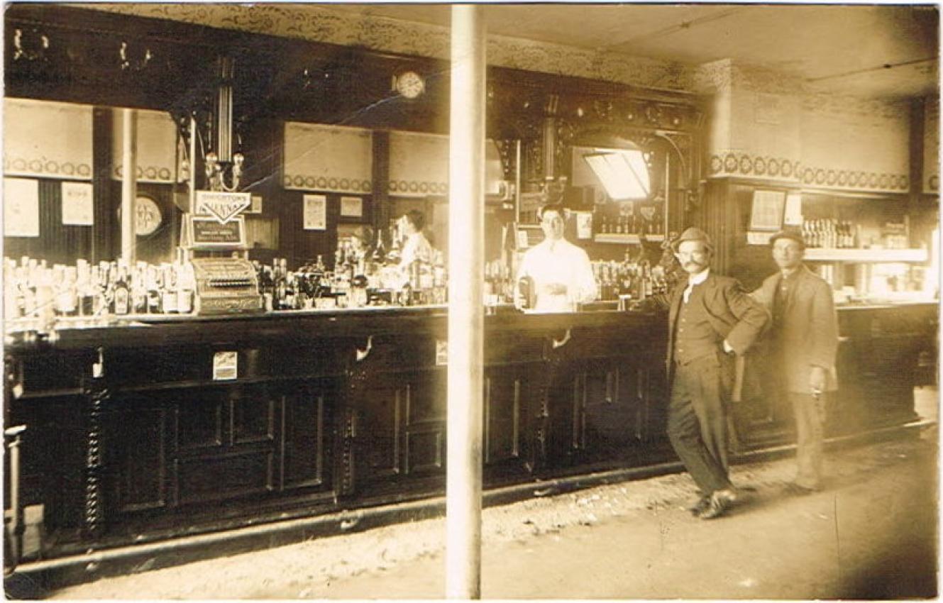 Bowler Bros./Rueter/Haffenreffer Signs on the Backbar