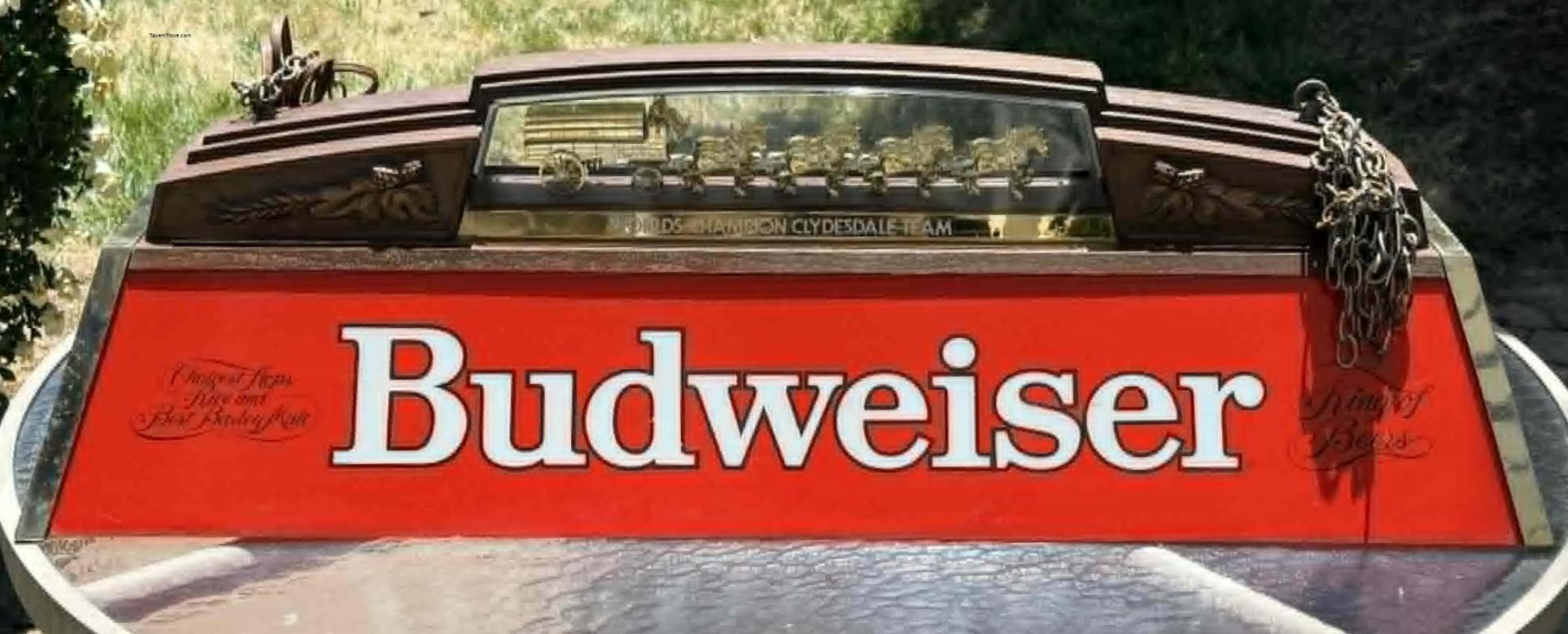 Budweiser Beer Clydesdales Pool 40 inch Table Light