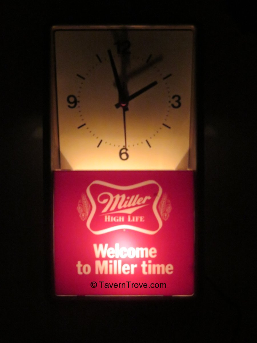 Item 98206 1978 Miller High Life Beer Clock