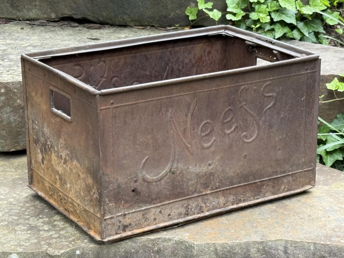 Neef's Beer Metal Crate