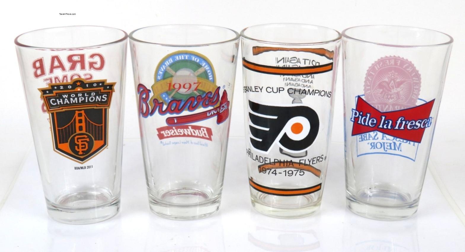 Sports Pint Glasses Lot of Four Budweiser Giants Braves Flyers Baseball Hockey