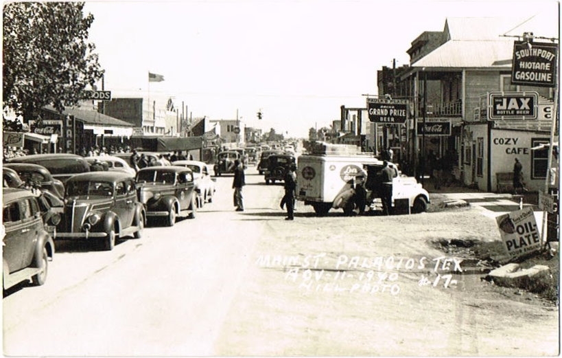 Item 80319 1945 Main Street, Palacios, Texas Post Card